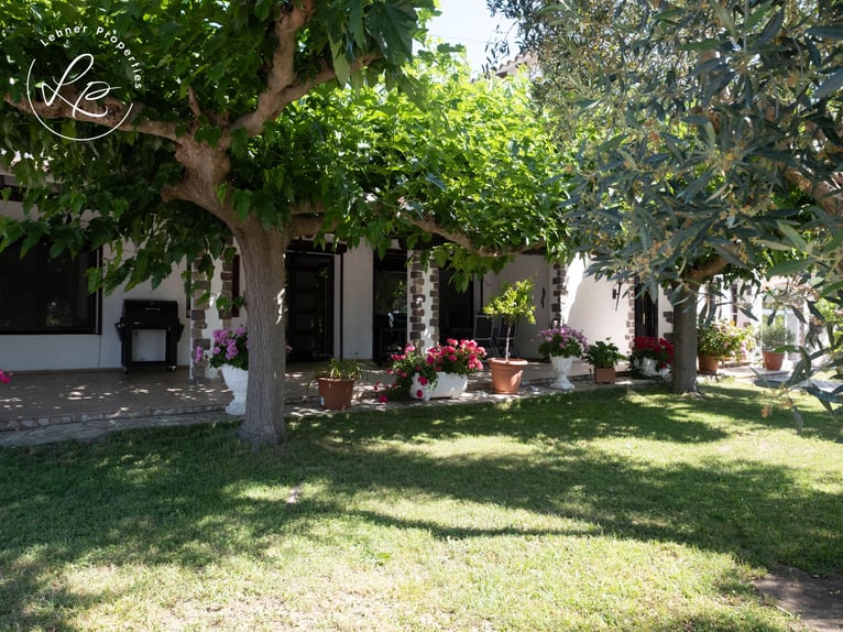 Reitanwesen mit Wohnhaus in Spanien, an der Costa Brava, nur 10 Minuten von den Stränden entfernt.