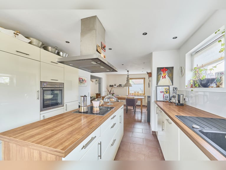 ¡Se vende una finca ecuestre en Saarland, cerca de St. Wendel, en un entorno pintoresco y aislado!