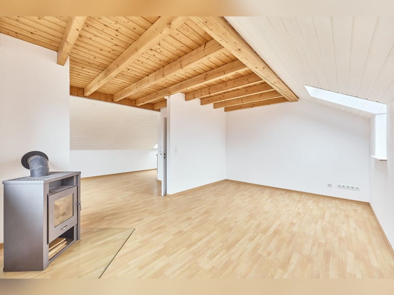 ¡Se vende una finca ecuestre en Saarland, cerca de St. Wendel, en un entorno pintoresco y aislado!