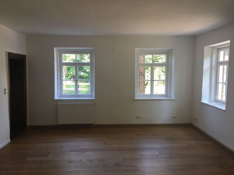 Sueño de vivienda para amantes de los caballos: apartamento en propiedad ubicado directamente en la 