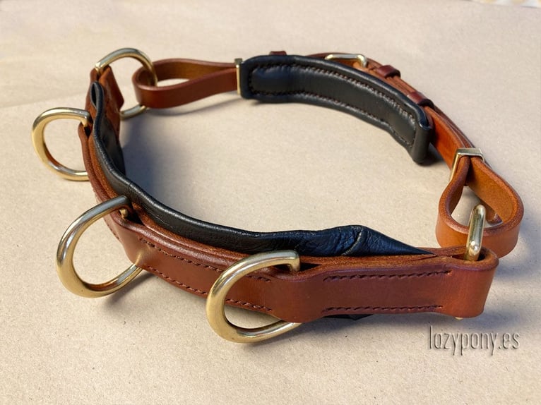 Elegante muserola serreta de cuero Lazypony,  leather noseband with rings Lazypony