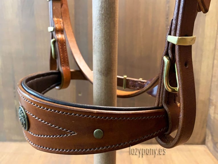 Cabezada Lazypony de estilo barroco, Fancy handcrafted baroque bridle Lazypony