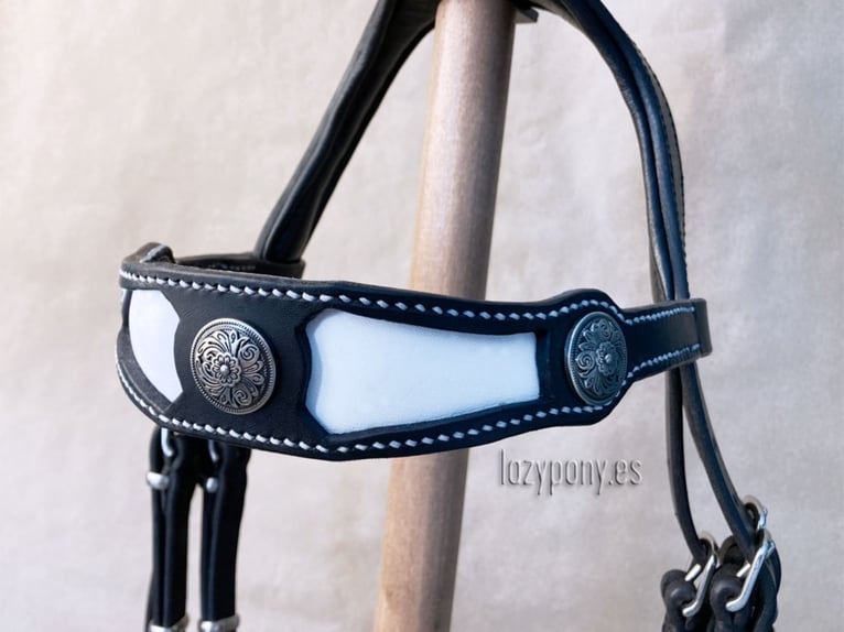 Medieval fancy horse bridle Lazypony, cabezada de cuero, cabezada barroca, leather horse bridle