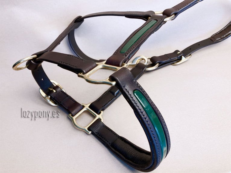 Patent leather halter Lazypony, cabezada de cuadra de cuero, Cabezada de charol Lazypony 