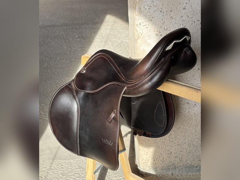 Montura de salto prestige 