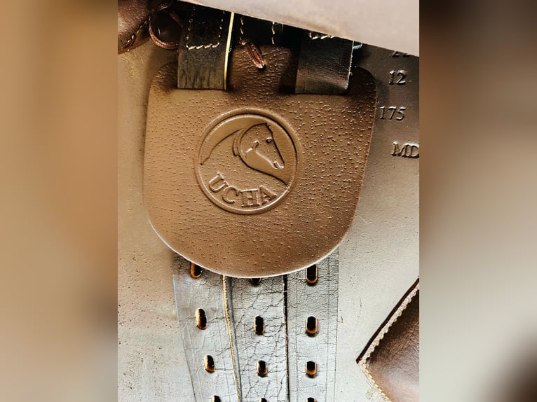 Springsattel Marke Ucha neuwertig 