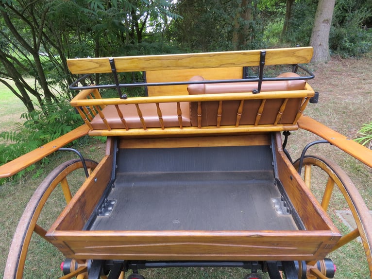 Carro de tiro con Doktorwagen (Sandschneider), completamente restaurado para coleccionistas