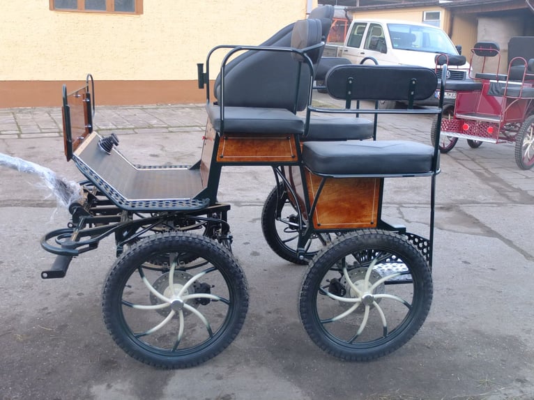 Nuevas carrozas para ponis y caballos pequeños en venta