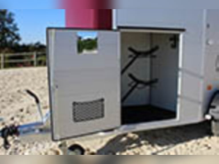 CL Touring Country: Salida frontal, equipamiento completo