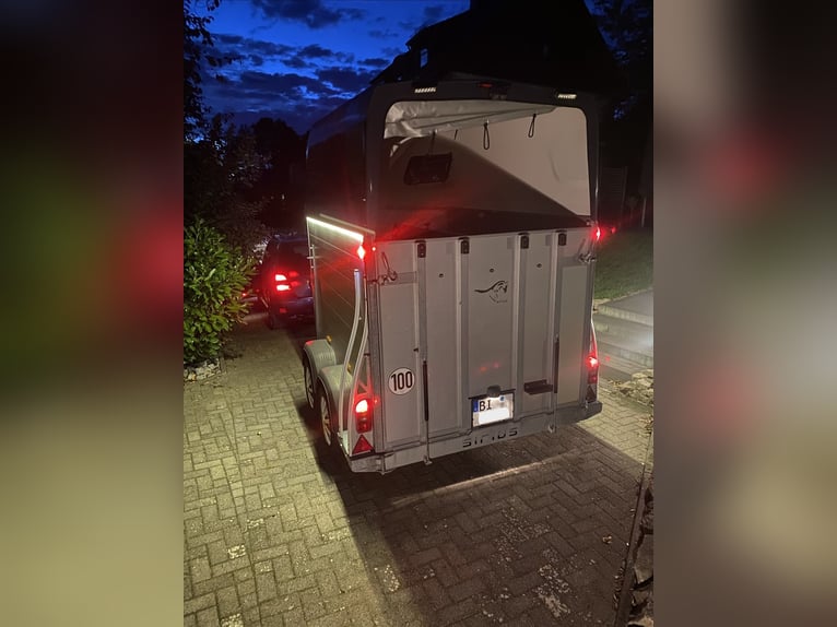 Remolque para caballos Sirius S75 con muchas extras, TÜV y neumáticos nuevos