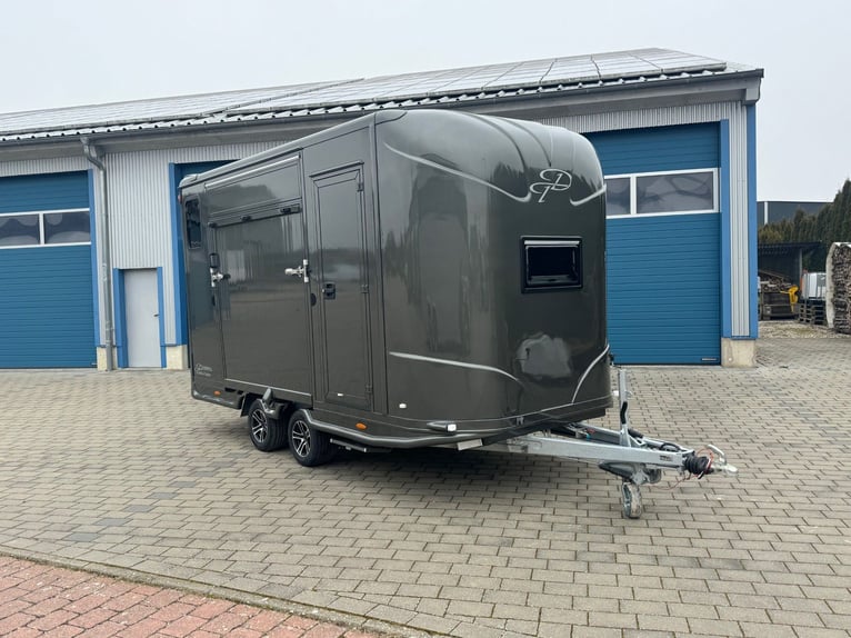Pferdeanhänger Pferdetransporter DT Trailer 2 Pferde mit Wohnung/Sattelschrank Viehtransporter