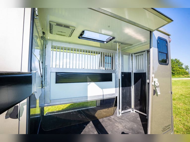 Remolque para caballos con 2 rampas, climatización en la cabina, sistema solar autónomo, para sement