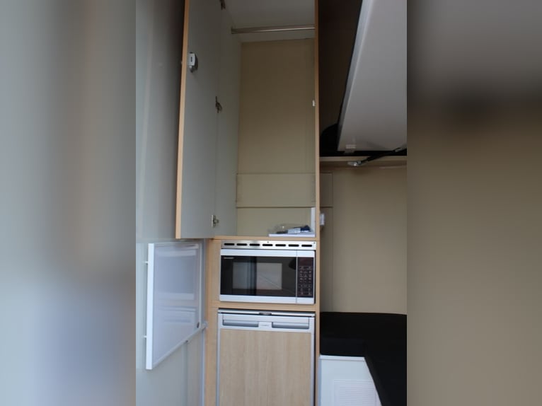 Remolque para dos caballos con pequeña zona de vivienda, transporte de caballos de 2,7 toneladas, eq
