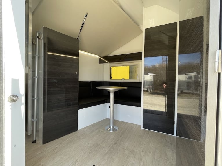RJH 675 Remolque para 3 caballos con vivienda, con cama doble y ducha, ¡único! Camión de 3,5 tonelad