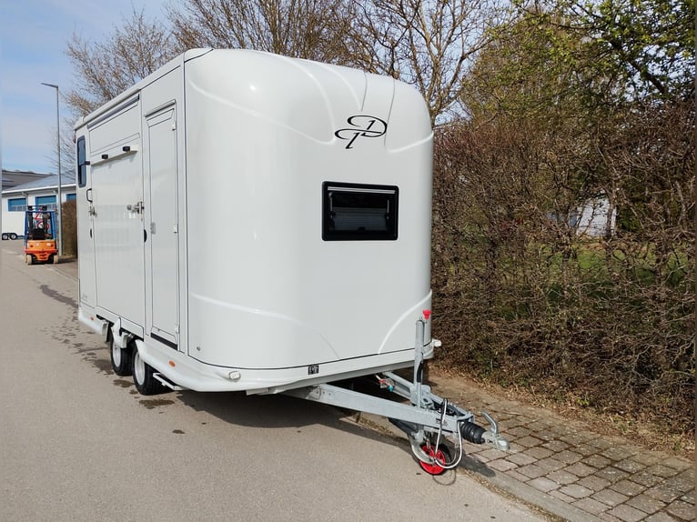 Transportín para caballos, remolque para caballos DT Trailer, potro con vivienda, remolque para caba