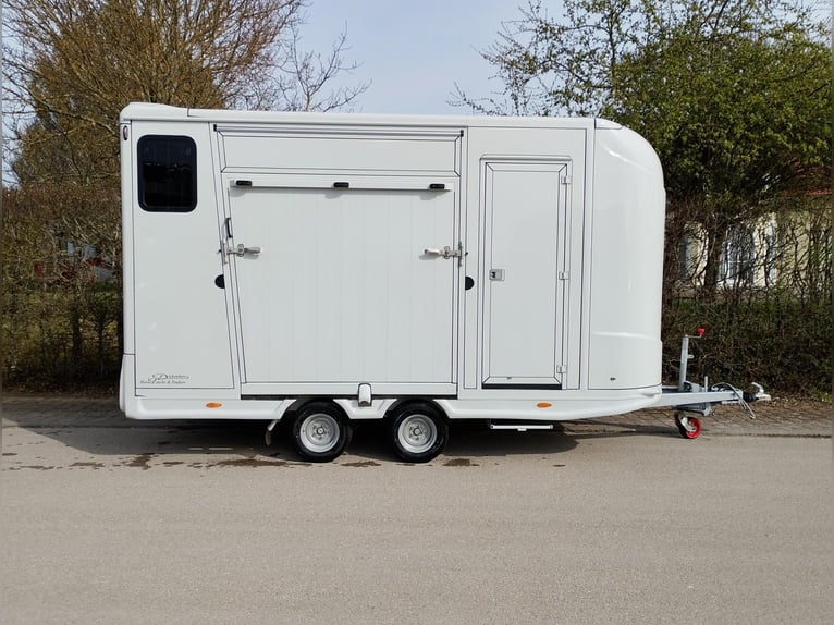 Transportín para caballos, remolque para caballos DT Trailer, potro con vivienda, remolque para caba