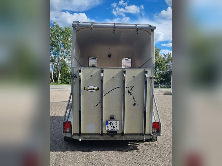 Remolque para caballos Böckmann Classic Duo, de poliéster completo, con TÜV recién renovado