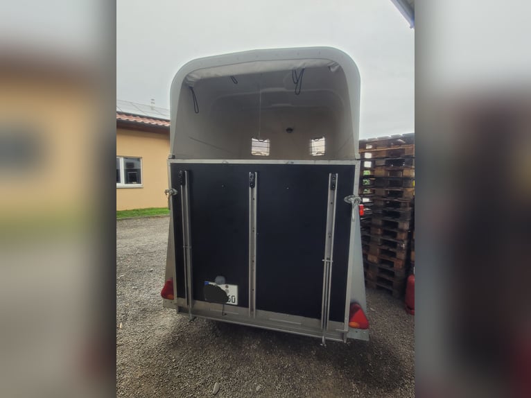 Remolque para caballos con ITV vigente