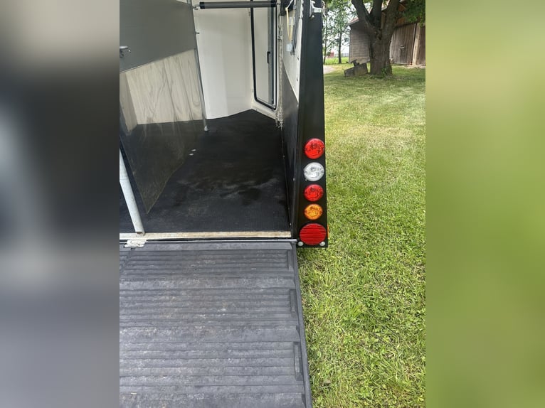 Remolque para caballos ANSSEMS D20 | Primer uso 03/2024 | Capacidad 2.000 kg, carrocería de polietil