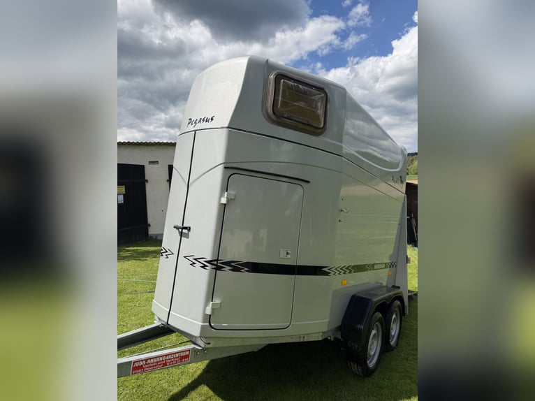 Transportín para caballos / Remolque para caballos PEGASUS HUMBAUR HP2000
