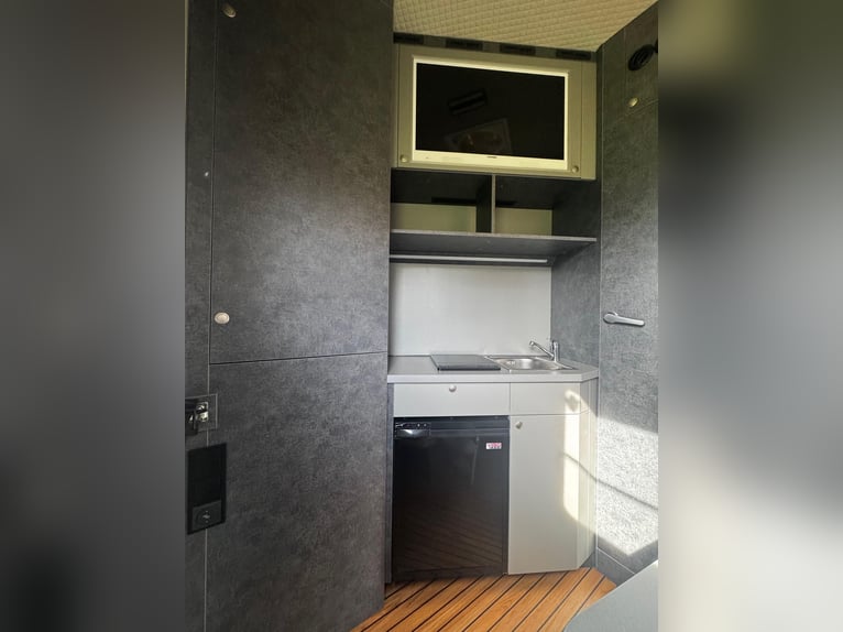 Carroza Mitsubishi Fuso PRENTKI - fabricante