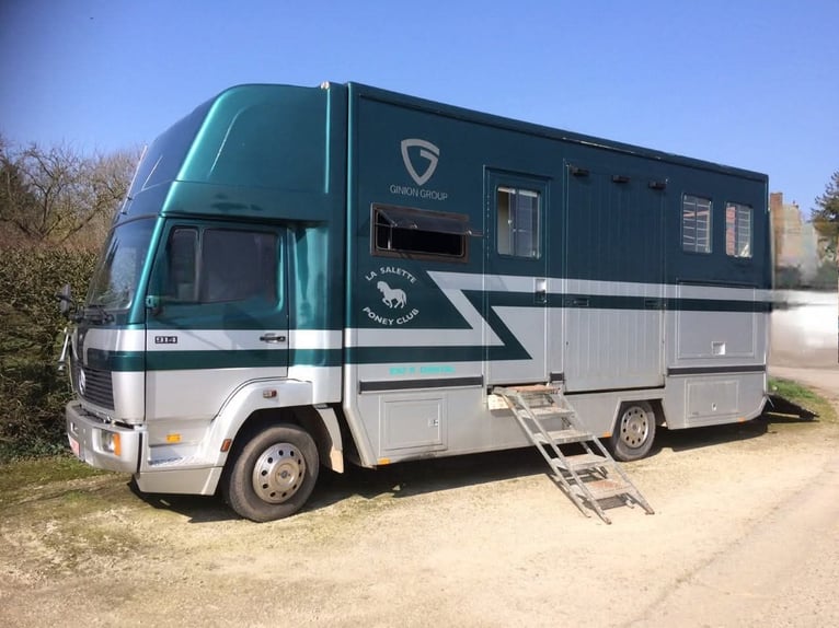 Camión de caballos y casa móvil Mercedes 914