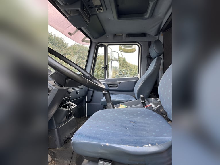 Camión para transporte de caballos de 7,5 toneladas en venta