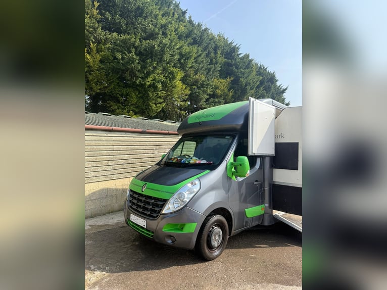 EQUIMARK sport horsebox RENAULT MASTER 3.5T