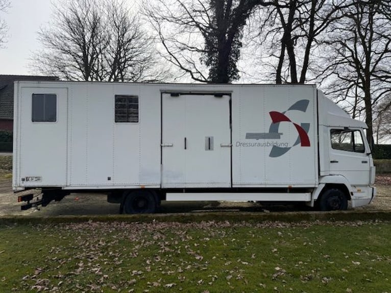 Mercedes 814 furgón de transporte - capacidad para 6 caballos - clásico, ITV válida hasta 2026, 7,5