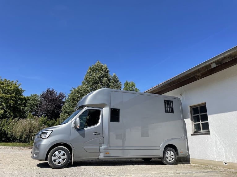Renault EQUITA 2-Pferdetransporter 5-Sitzer LKW NEU