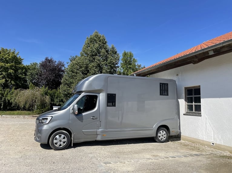 Renault EQUITA 2-Pferdetransporter 5-Sitzer LKW NEU