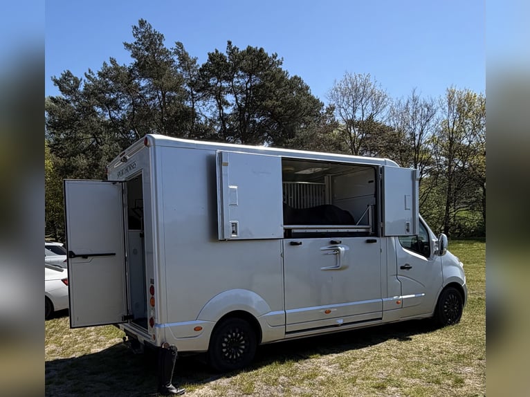Renault Master con estructura MTM - 3,5 toneladas