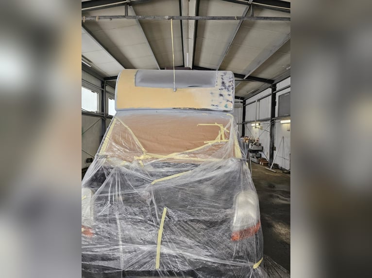 Servicio y reparación de vehículos para transporte de caballos