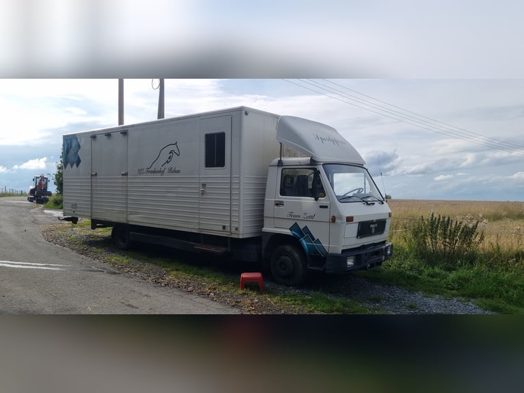Transportador de caballos MAN con tienda para caballos