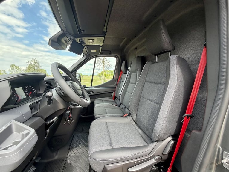 Transportador de caballos Renault Master RJH Sport para 2 caballos – nuevo modelo con transmisión au