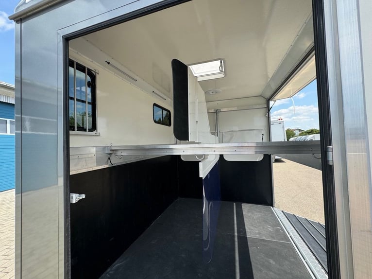 Transportín para caballos DT 2, remolque para 2 caballos, 2,7 toneladas, vestuario, remolque para co