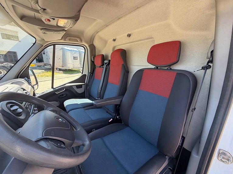 Transportista de caballos con equipamiento para sementales, remolque para ganado y transporte de ani