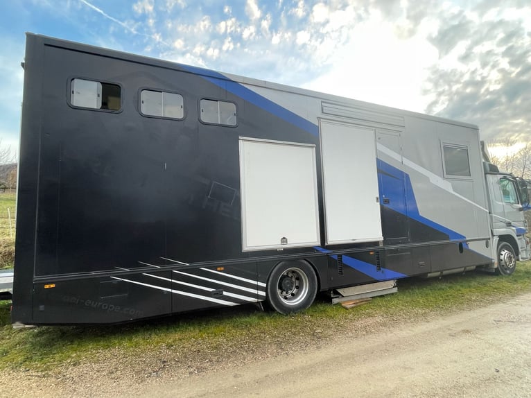 Camión de transporte de caballos Mercedes Actros