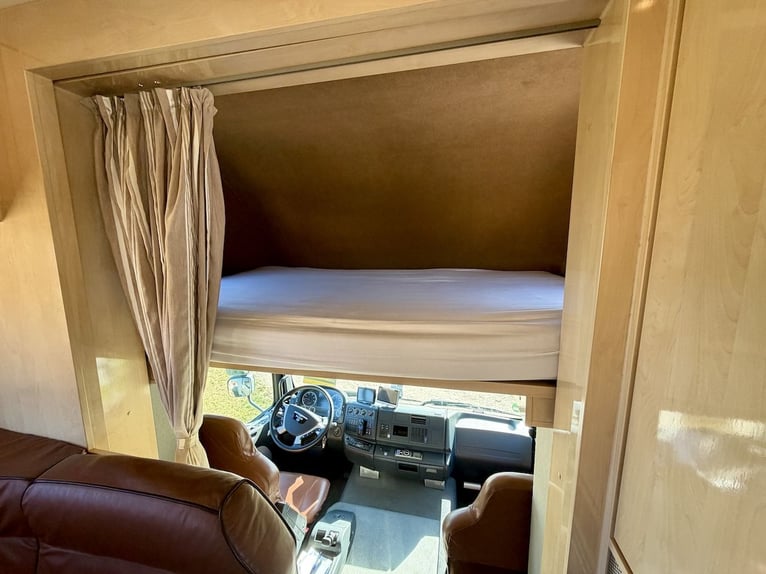 Camión MAN 15.280 Gimmel, transporte de caballos con vivienda, aseo y ducha, para 5 caballos, caja d