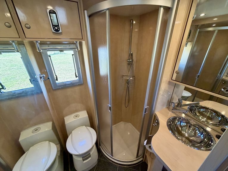 Camión MAN 15.280 Gimmel, transporte de caballos con vivienda, aseo y ducha, para 5 caballos, caja d