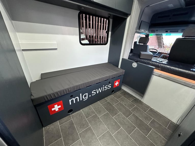 Mercedes-Benz Actros 1831 para 2-3 caballos o para convertirlo en autocaravana