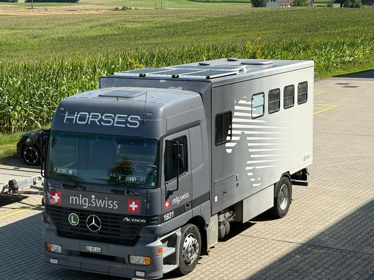 Mercedes-Benz Actros 1831 para 2-3 caballos o para convertirlo en autocaravana