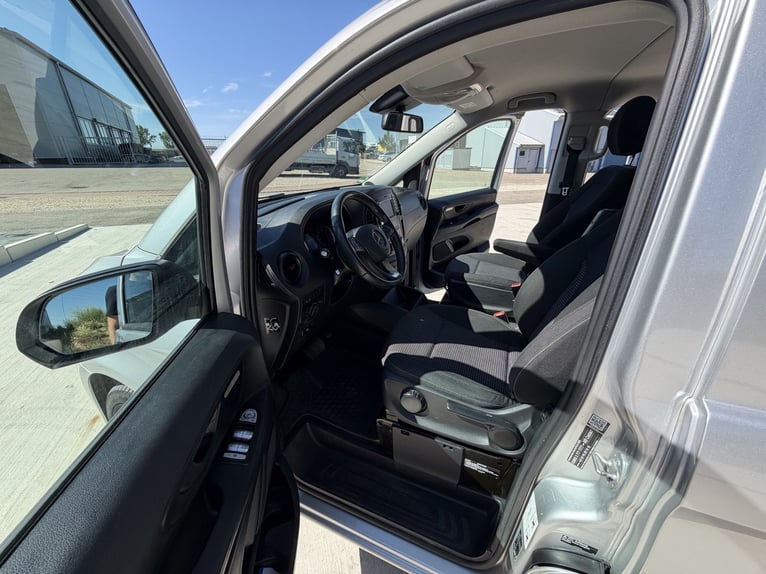 Mercedes-Benz Vito 116 CDI Tourer 4x4 con tracción en las cuatro ruedas, automática, aire acondicion