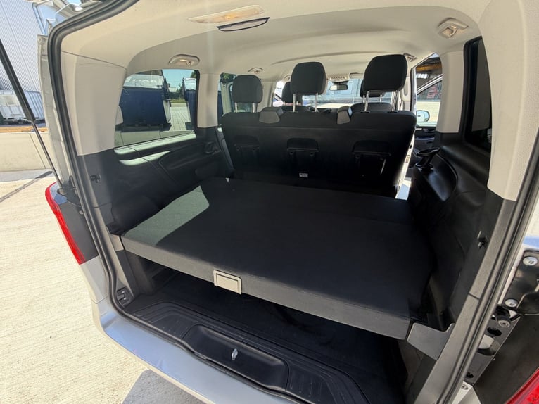 Mercedes-Benz Vito 116 CDI Tourer 4x4 con tracción en las cuatro ruedas, automática, aire acondicion