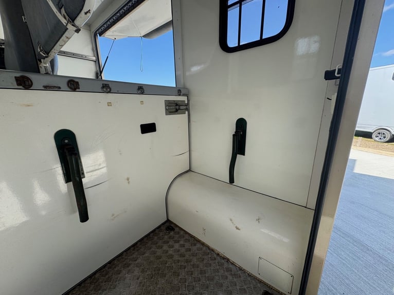 Pferdetransporter Paragan Excelsion 5 Sitzer 81000Km Klima Viehtransporter Horsebox  Horsevan 
