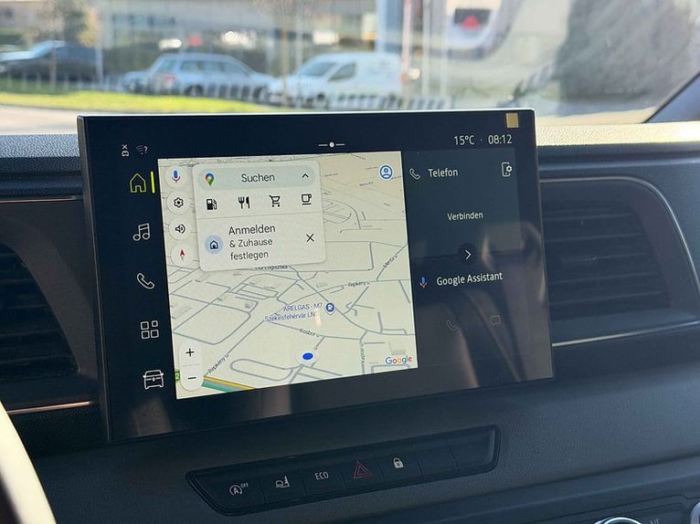 Transportín para caballos Renault Master, modelo nuevo, con transmisión automática y conducción autó