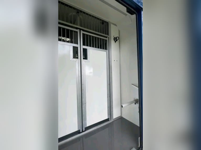 VL STX caja automática / 5 plazas / 2017 / Renault Master