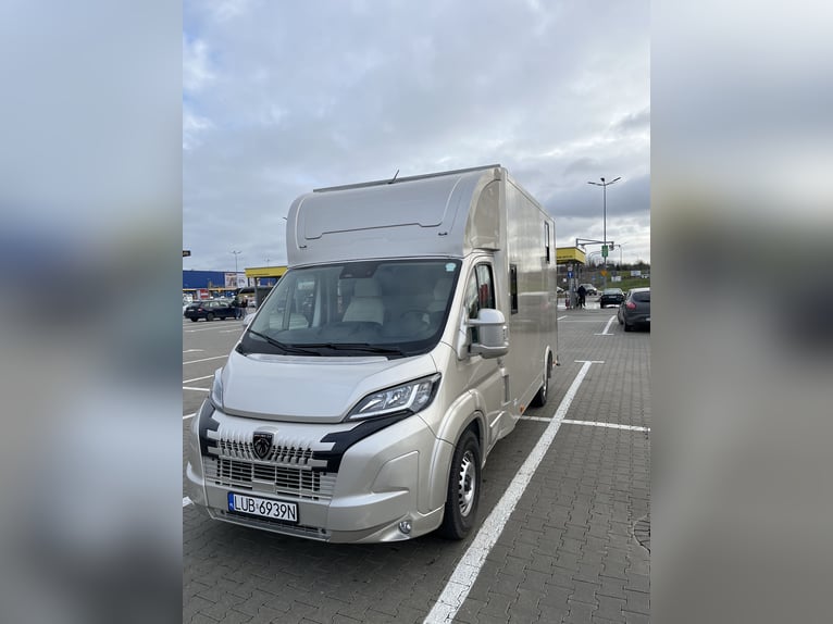 Furgoneta Peugeot Boxer 2024, solo 29.000 km, nueva carrocería, en garantía