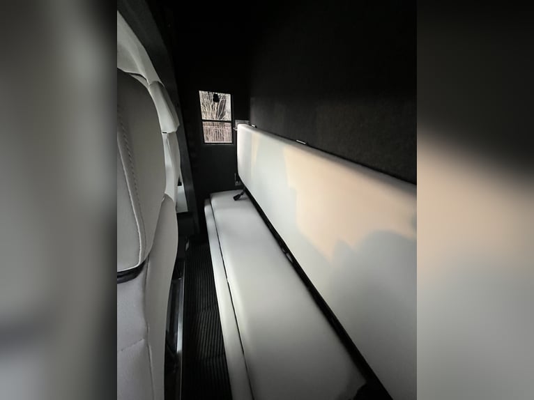 Furgoneta Peugeot Boxer 2024, solo 29.000 km, nueva carrocería, en garantía