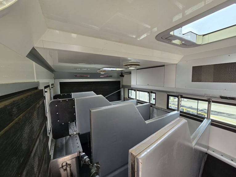 MAN TGM 15.290 4x2 LL – AK Aufbau, Erstzulassung 2012, Pop Out, Platz für 5 Pferde